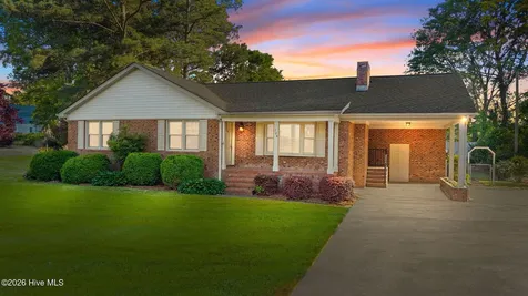 208 E Nash Street Macclesfield NC 27852