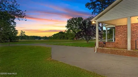 208 E Nash Street Macclesfield NC 27852