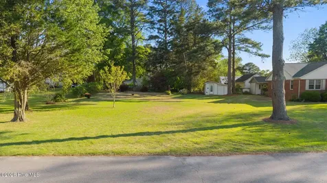 208 E Nash Street Macclesfield NC 27852