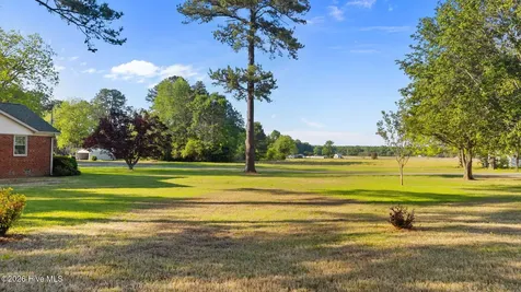 208 E Nash Street Macclesfield NC 27852