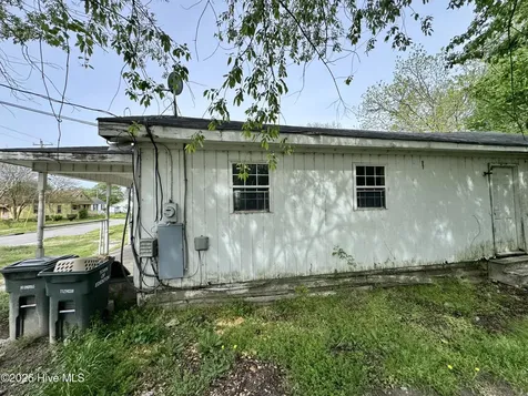 207 E Peterson Street Edenton NC 27932