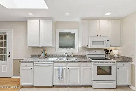 1 Yellow Jacket Court Calabash NC 28467