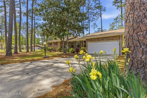 1 Yellow Jacket Court Calabash NC 28467