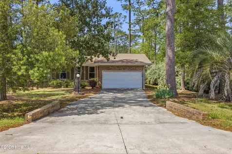 1 Yellow Jacket Court Calabash NC 28467