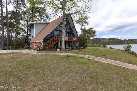 211 Fannie Creek Lane Sneads Ferry NC 28460