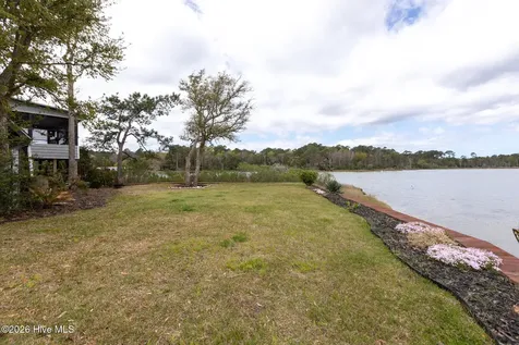 211 Fannie Creek Lane Sneads Ferry NC 28460
