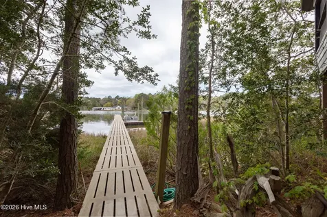 211 Fannie Creek Lane Sneads Ferry NC 28460