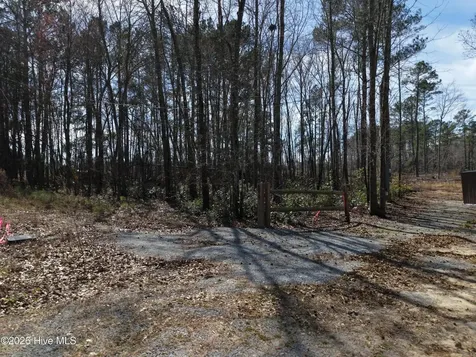 6879 Haynes Lennon Highway Evergreen NC 28438