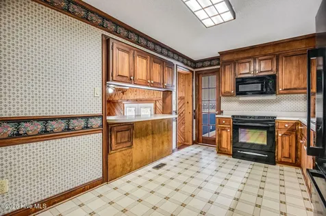 405 Seminole Trail Jacksonville NC 28540