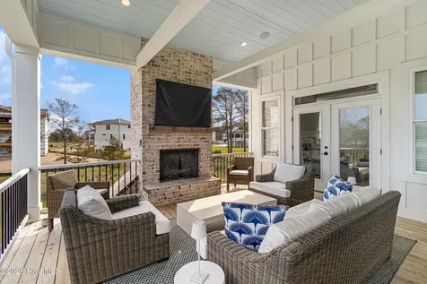 561 Avocet Drive Beaufort NC 28516