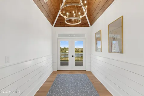 561 Avocet Drive Beaufort NC 28516