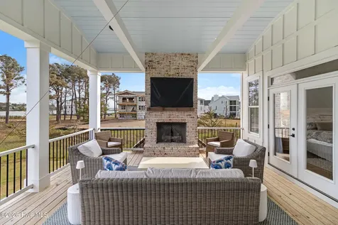 561 Avocet Drive Beaufort NC 28516