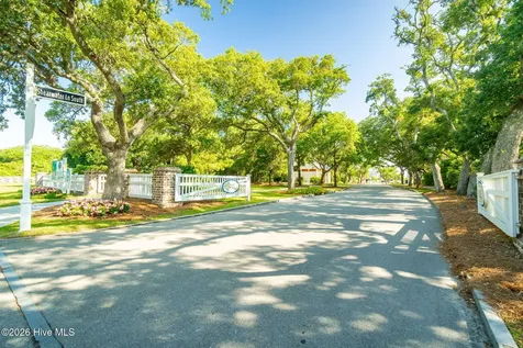 561 Avocet Drive Beaufort NC 28516