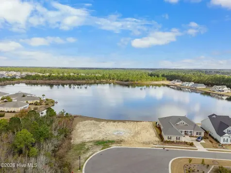 2202 E Oak Bridge Drive NE Leland NC 28451