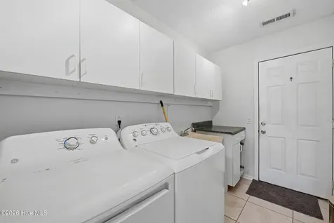 1281 Spring Lake Drive Southport NC 28461