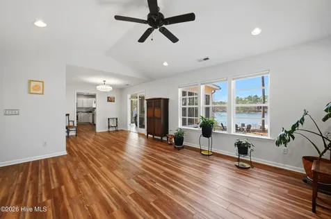 1281 Spring Lake Drive Southport NC 28461