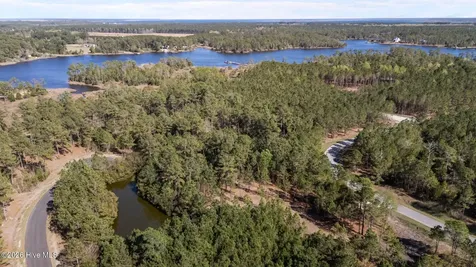 11 E Diamond Shoal Lane Vandemere NC 28587