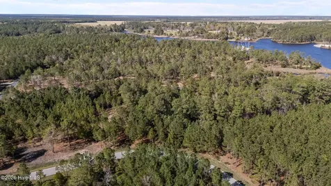 11 E Diamond Shoal Lane Vandemere NC 28587