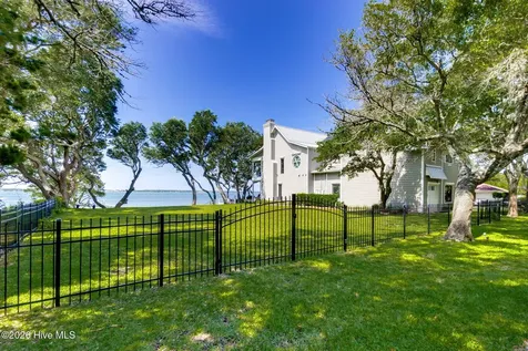 4101 Sound Drive Morehead City NC 28557