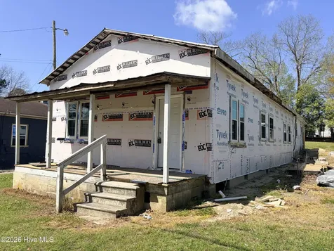 206 S 4th Street Pinetops NC 27864