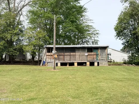206 S 4th Street Pinetops NC 27864