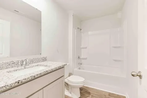 426 Oak Knoll Drive Jacksonville NC 28546