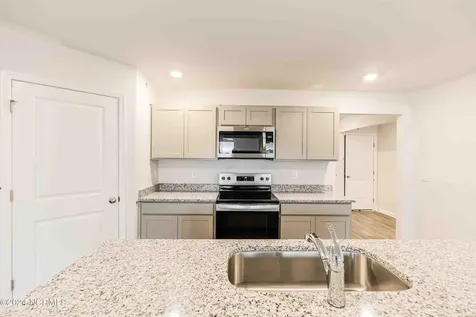 426 Oak Knoll Drive Jacksonville NC 28546