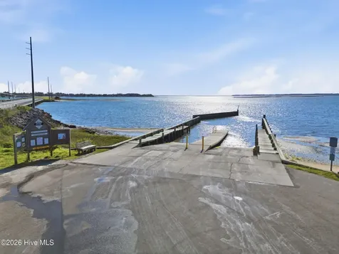 360 Island Road Harkers Island NC 28531