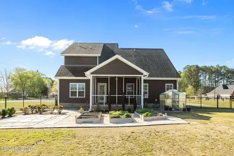 2737 Cox Farm Road Greenville NC 27858