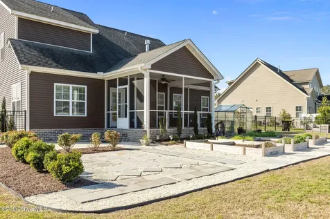 2737 Cox Farm Road Greenville NC 27858