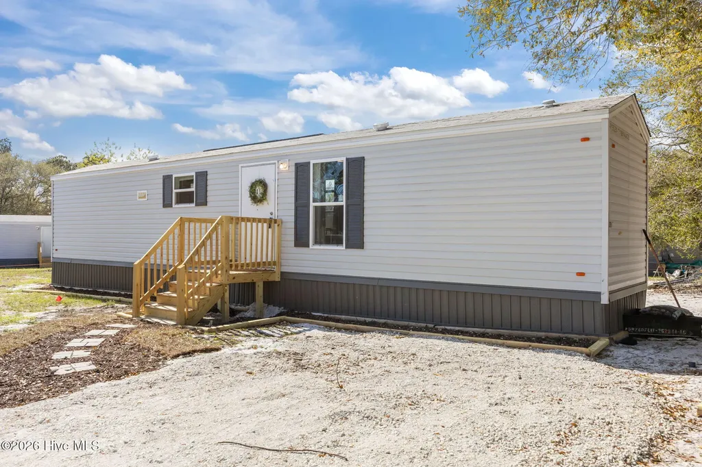 111 Woodpecker Road Holly Ridge NC 28445