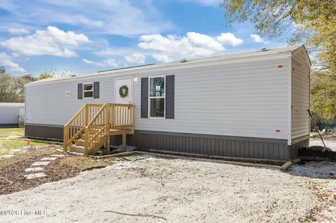 111 Woodpecker Road Holly Ridge NC 28445