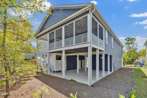 228 NE 38th Street Oak Island NC 28465