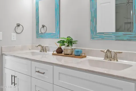 228 NE 38th Street Oak Island NC 28465