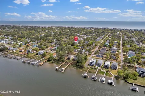 228 NE 38th Street Oak Island NC 28465