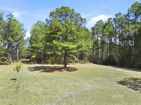 275 Folkstone Road Holly Ridge NC 28445