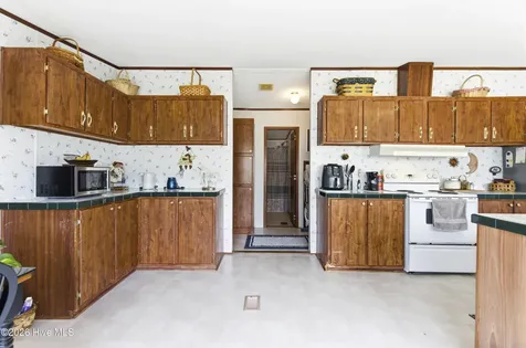 275 Folkstone Road Holly Ridge NC 28445