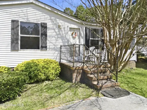 275 Folkstone Road Holly Ridge NC 28445