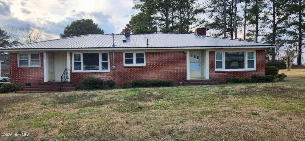 305 N 2nd Street Macclesfield NC 27852