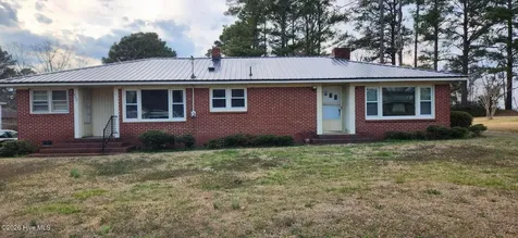305 N 2nd Street Macclesfield NC 27852