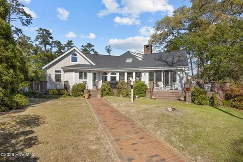 211 Wilson Point Road Trent Woods NC 28562