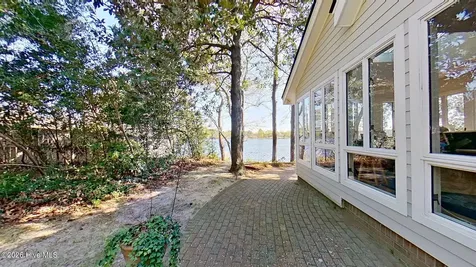 211 Wilson Point Road Trent Woods NC 28562