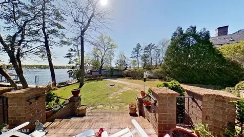 211 Wilson Point Road Trent Woods NC 28562