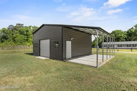 2041 Bay Road Wallace NC 28466