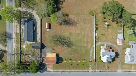 128 E Railroad Street La Grange NC 28551