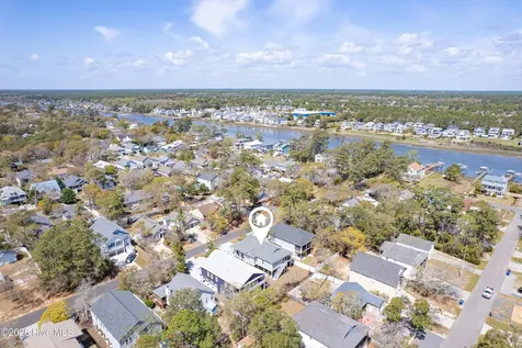 230 NE 38th Street Oak Island NC 28465