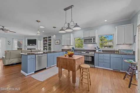 754 Hardison Drive Arapahoe NC 28510