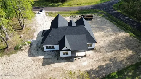 917 Maggie Lane Elizabeth City NC 27909