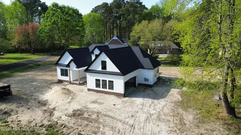 917 Maggie Lane Elizabeth City NC 27909