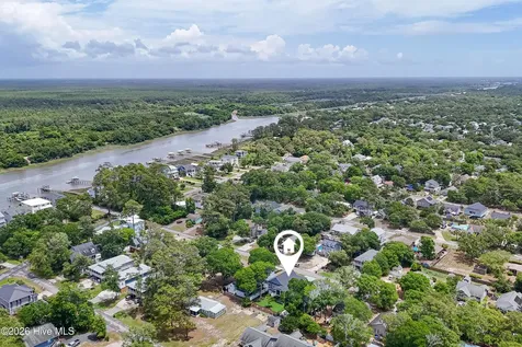 125 NW 19th Street Oak Island NC 28465
